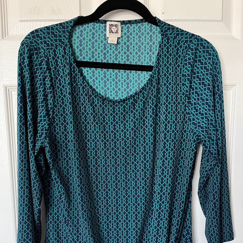 Anne Klein slimming blue & green geometric print blouse - L